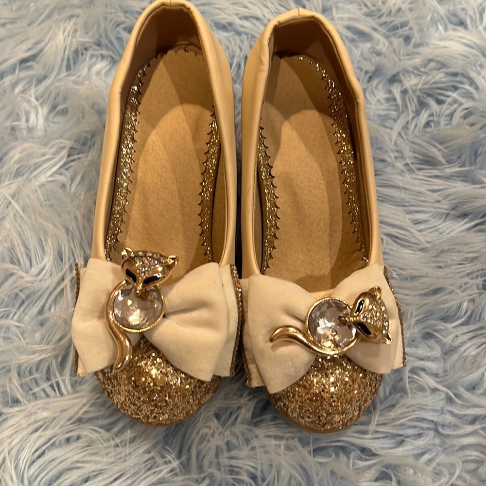 Beige/Gold Dress Shoe